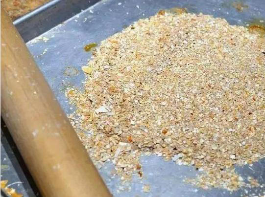 盆土里掺这2样东西，不用施肥，花都长满盆！