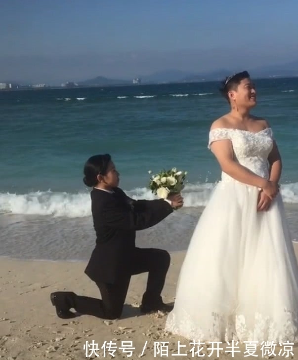 婚纱照|奇闻:打开新世界的大门,新人拍另类婚纱照,新郎娇羞的笑容亮了