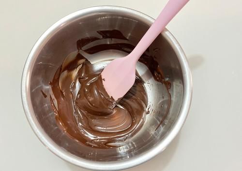  入回温|新手也能轻松做的巧克力小蛋糕，口感丰富、松软醇厚，快收藏！