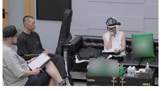 真声|综艺《披荆斩棘的哥哥》，一团糟的舞台是怎样造成的？