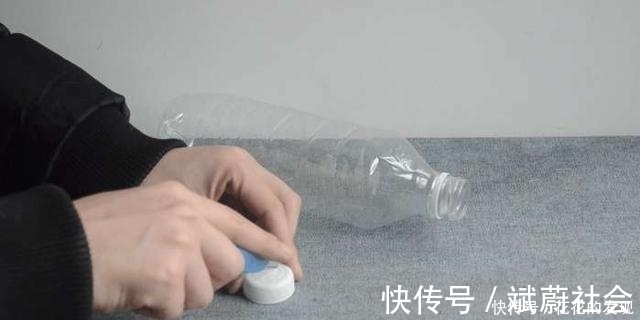 塑料瓶别扔了,小伙在瓶子上打两小洞,改造成打气筒,省钱又省心