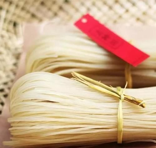 你喜欢吃炒粉吗？用什么配料炒比较好吃？怎么做？