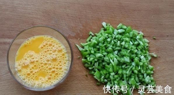 土豆茄子|纯正东北农家菜,土豆茄子蒸一蒸,酱料调制有套路