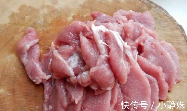 酒店|肉片用淀粉腌制是不对的！酒店大厨教你2个诀窍，肉片香嫩更入味