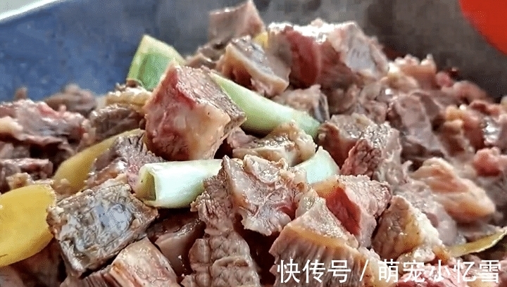 冬天，遇到此肉要多吃，简单一煮，鲜嫩入味，上桌家人都爱吃