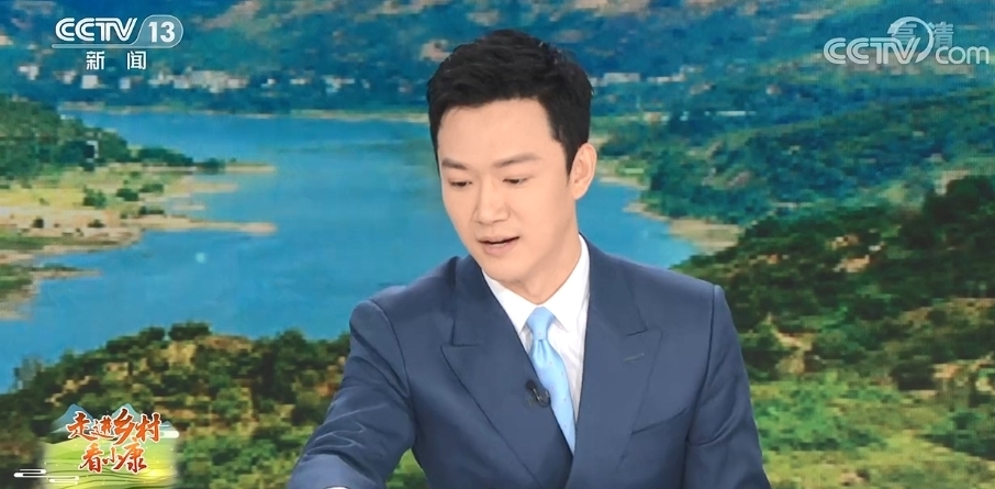 橄欖|張韜:《新聞直播間》秀才藝,喜提第一個在主播臺上清唱的男主播