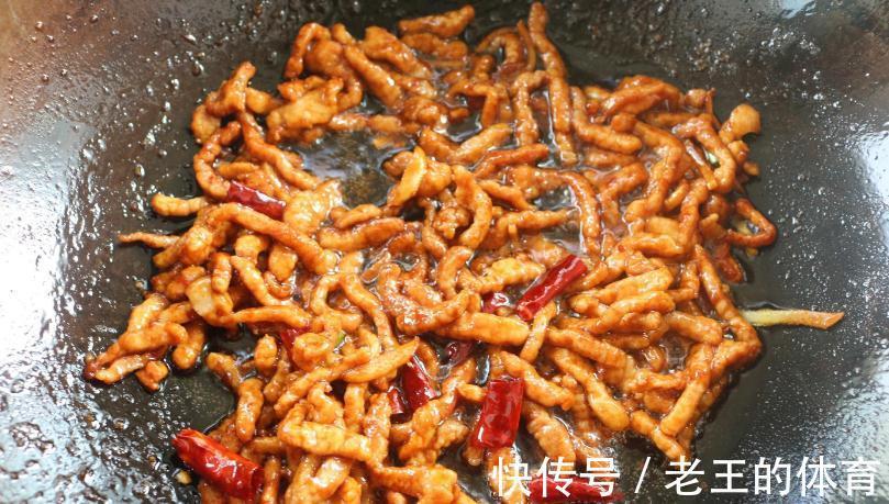不管炒哪种瘦肉,做对4步,保准炒好都香嫩入味,不干不柴不腥