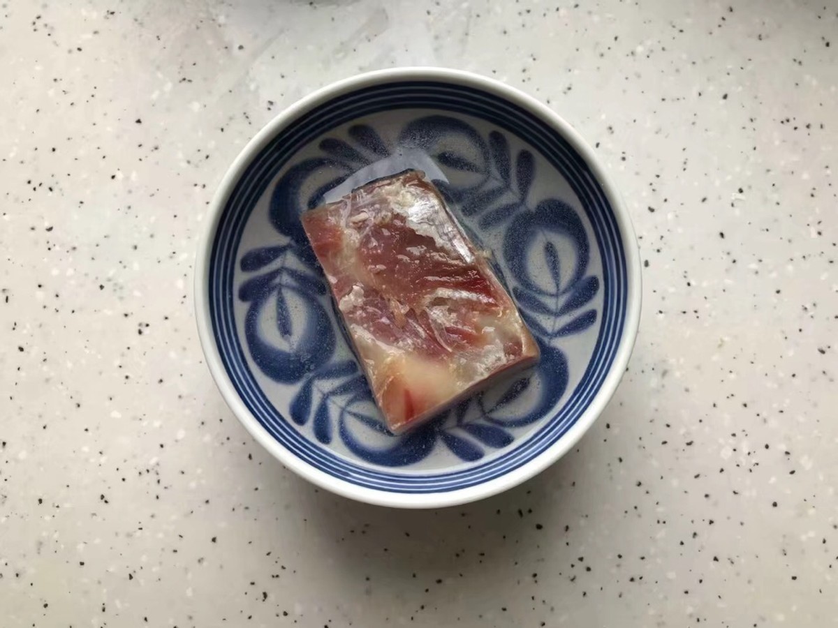 鲜嫩|丝瓜此做法,鲜嫩又营养,蒸一蒸就上桌,大人孩子都爱吃