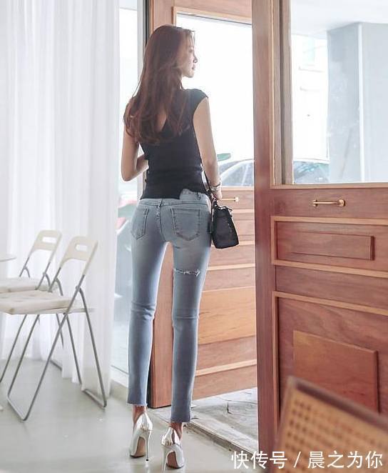 小姐姐 潮范十足的牛仔裤美女,年轻又漂亮,非常吸引眼球!