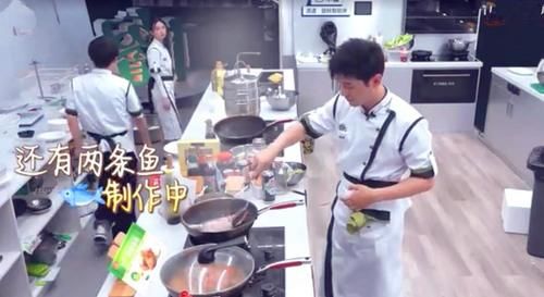 宁静|《中餐厅》:黄晓明把店长干成了厨师,遭责怪还要带全员去哄宁静