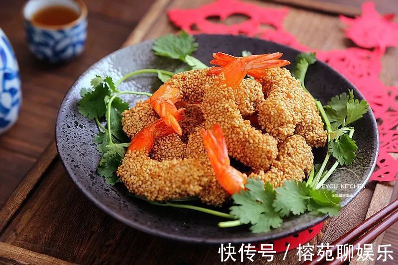 年夜饭,虾的别样做法,香酥鲜美,寓意节节高,不知不觉就吃光了