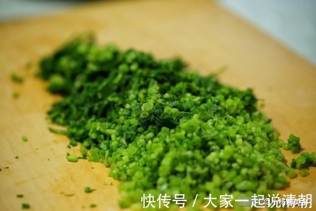 葱白|这个馅儿的包子吃不够！咬一口菜香肉美，全家老小都馋它！