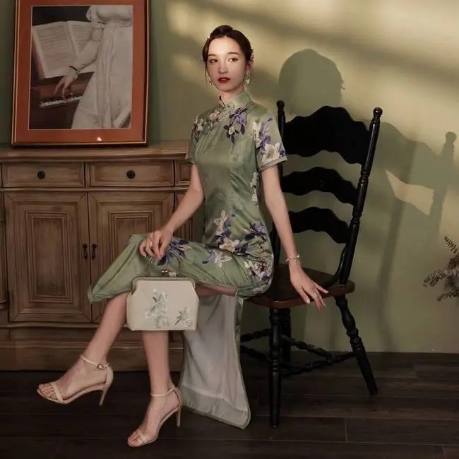 长河|旗袍两端为什么要开衩,会有什么好处?看怎么从历史长河中演变