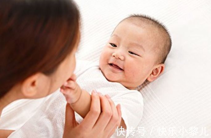 妈妈|宝宝几个月会认妈妈?看看宝宝有没有这几个表现,若有就到时候了