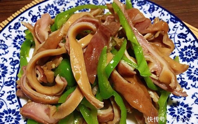 猪肚一炒就变硬那是因为你只会焯水，学会这招，猪肚鲜嫩爽口！