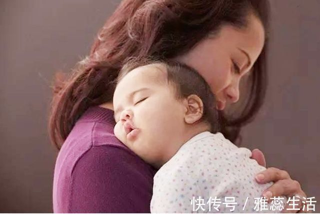 大宝|为何宝宝明明很困了睡前还要哭闹?别打骂孩子,他其实是在求助