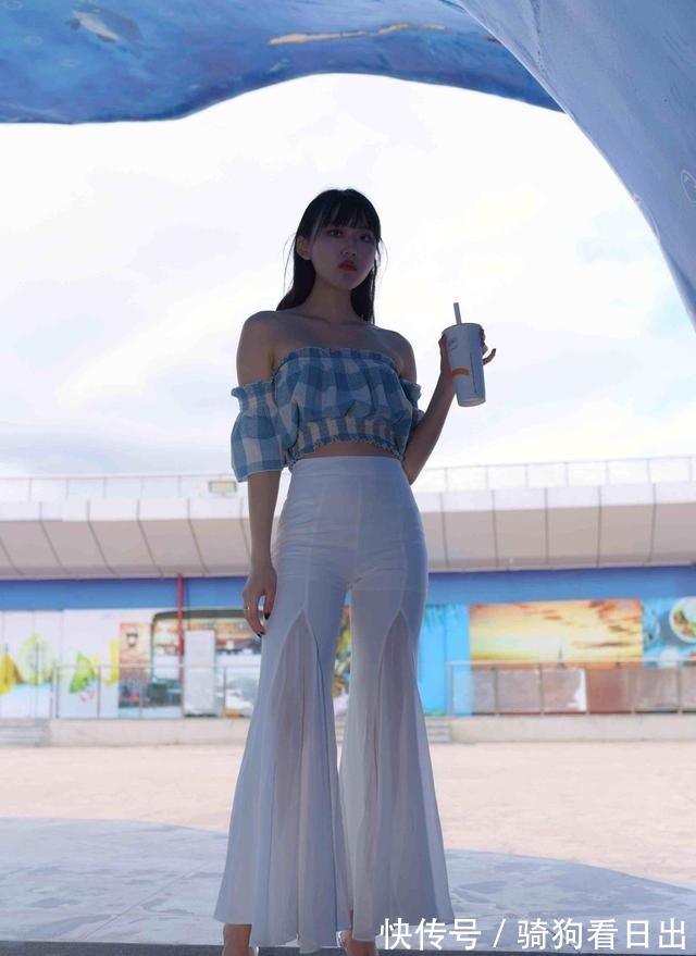 美丽 独特优雅的打底裤装扮简约不失高端,秀出美丽长腿,清新时尚!