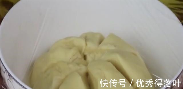 自从学会面包的这个做法，我家一周吃5次，松软香甜，简单又家常！