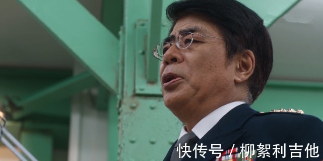机械|泽塔奥特曼25集机械赛罗研发成功,防卫军被控制,D4成为伏笔