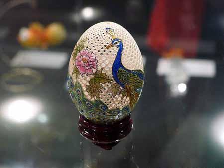 扎实|蛋雕工艺不简单,不仅要手艺扎实,还要用“鸸鹋”的蛋壳