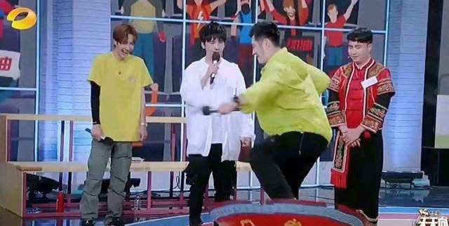 一博|众所周知一博的笑点长在枫哥身上,而他也是平平无奇语言小天才