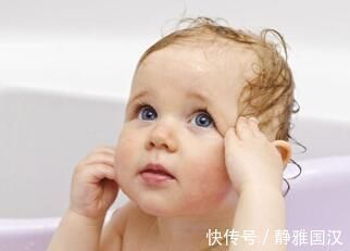 脊椎|父母要经常抚摸孩子这几个位置,孩子不仅睡得香,大脑也会更聪明