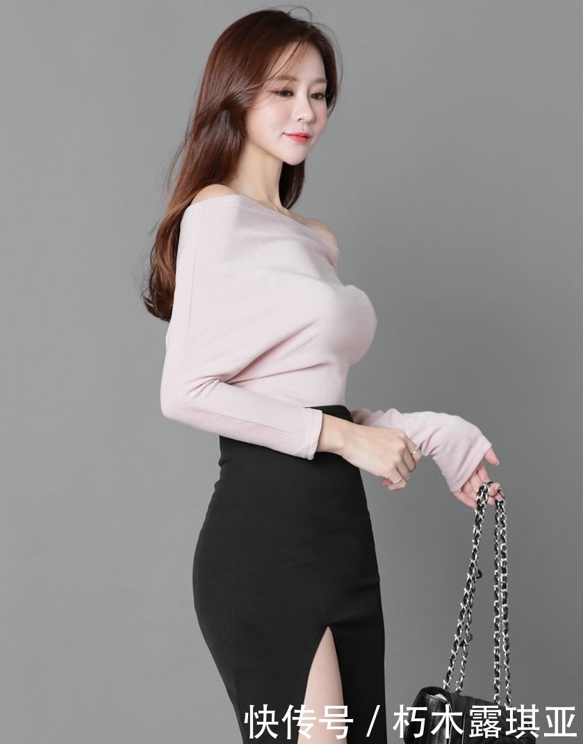 模特粉红色一字肩上衣配黑色裙子显身材高挑,脸色红润气质超凡佳