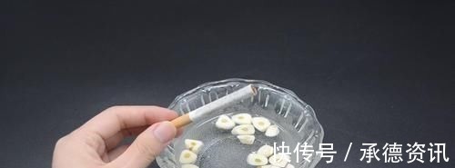 大蒜|大蒜放进白醋里泡一泡,真是厉害,解决了很多男性朋友困扰的烦恼
