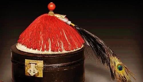 地位|清朝时期的三眼花翎代表着什么地位?李鸿章为何会得此殊荣?