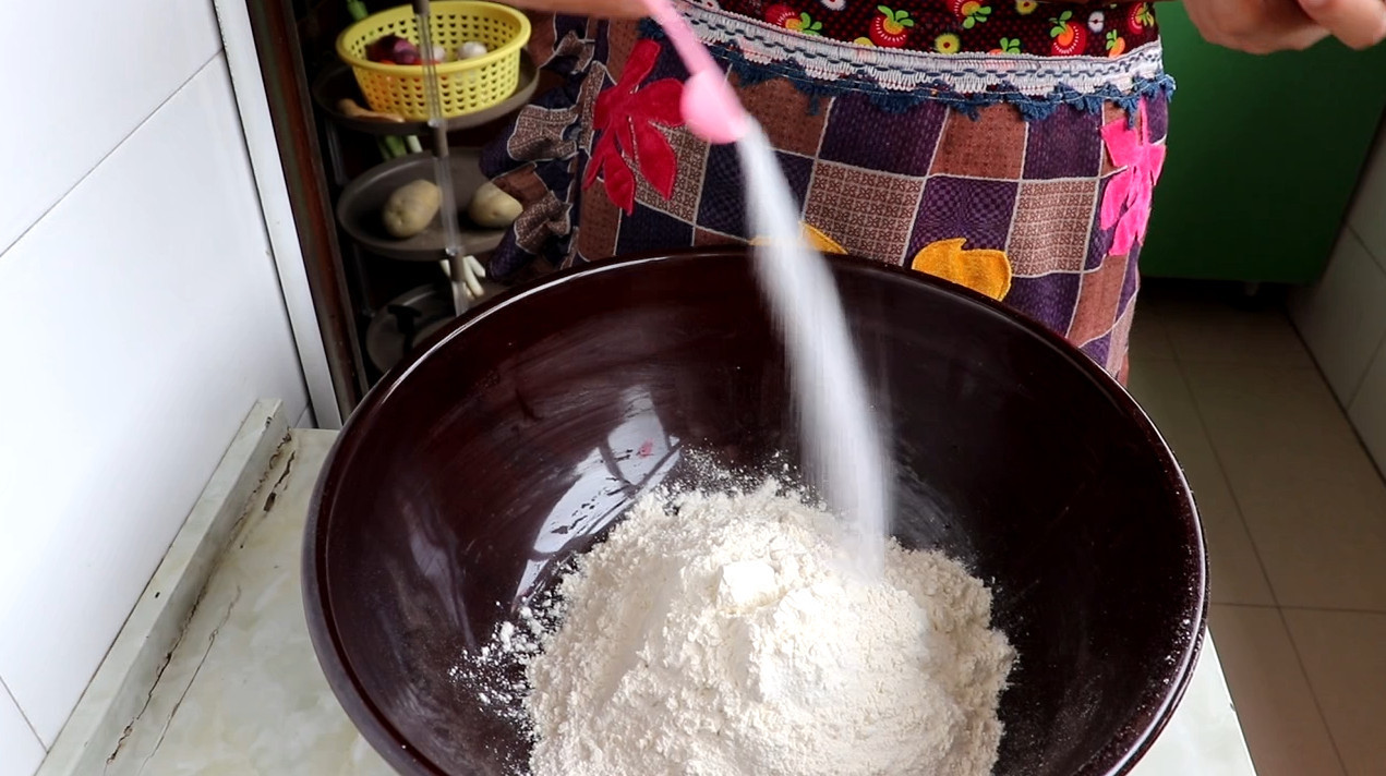 炒拉条子的家常做法,筋道爽滑,味道比饭店里的还好吃