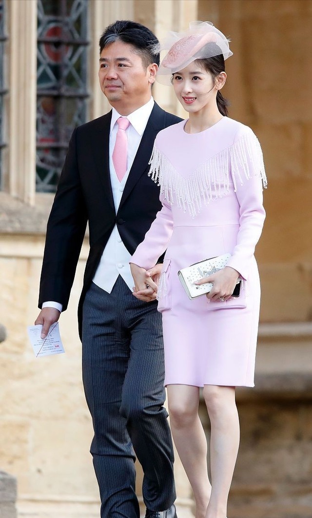 章泽天|初代网红“奶茶妹妹”章泽天,穿无痕裤健身,漫画腿仿佛开了特效