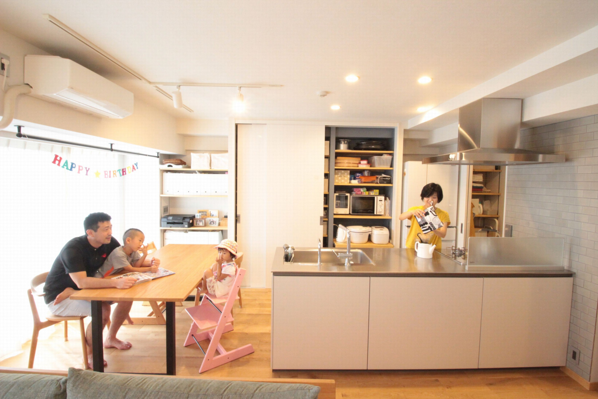 收纳|为何有钱人的厨房不装吊柜了头次见这种设计,真想回家拆了重装