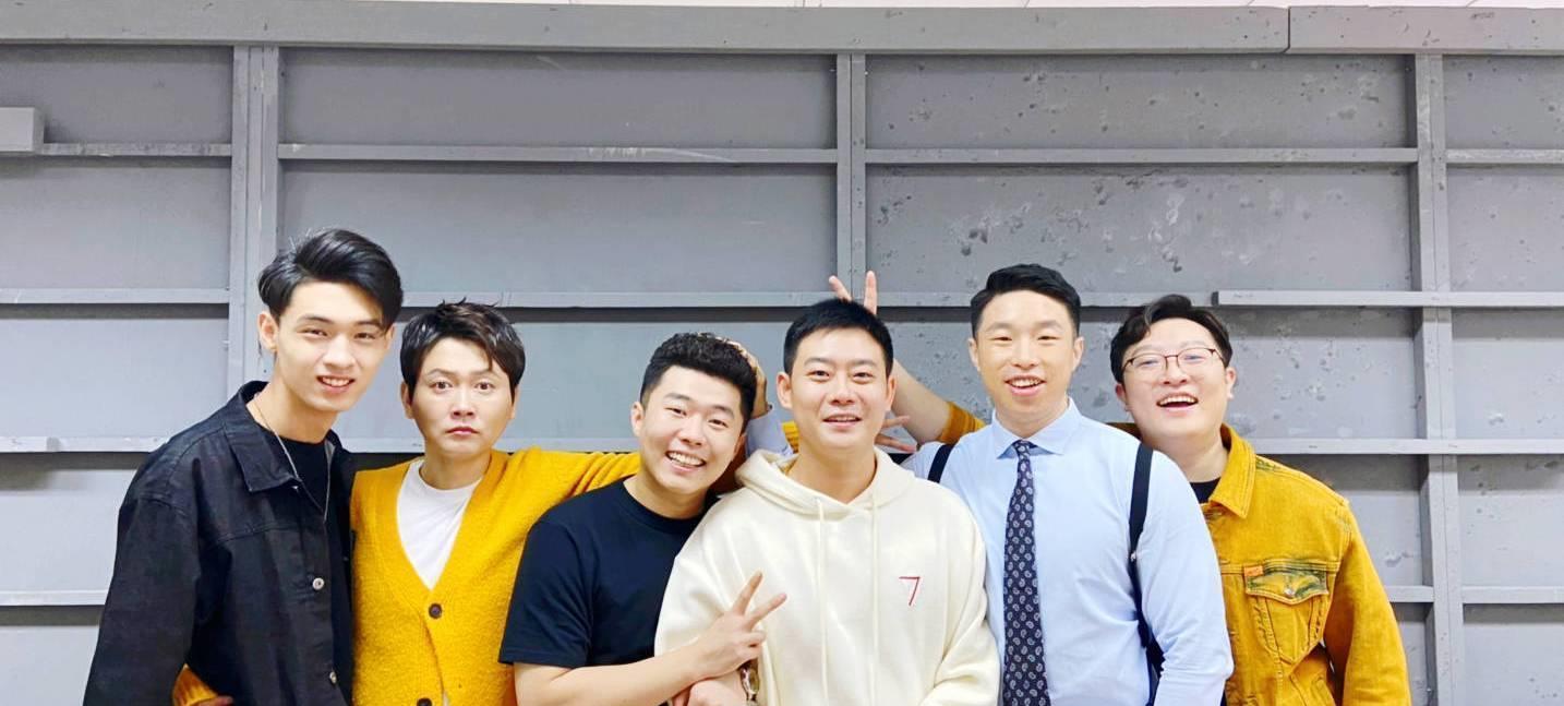 第二季 德云斗笑社荣获业界肯定,一张证书一座奖杯,角儿们得到了肯定