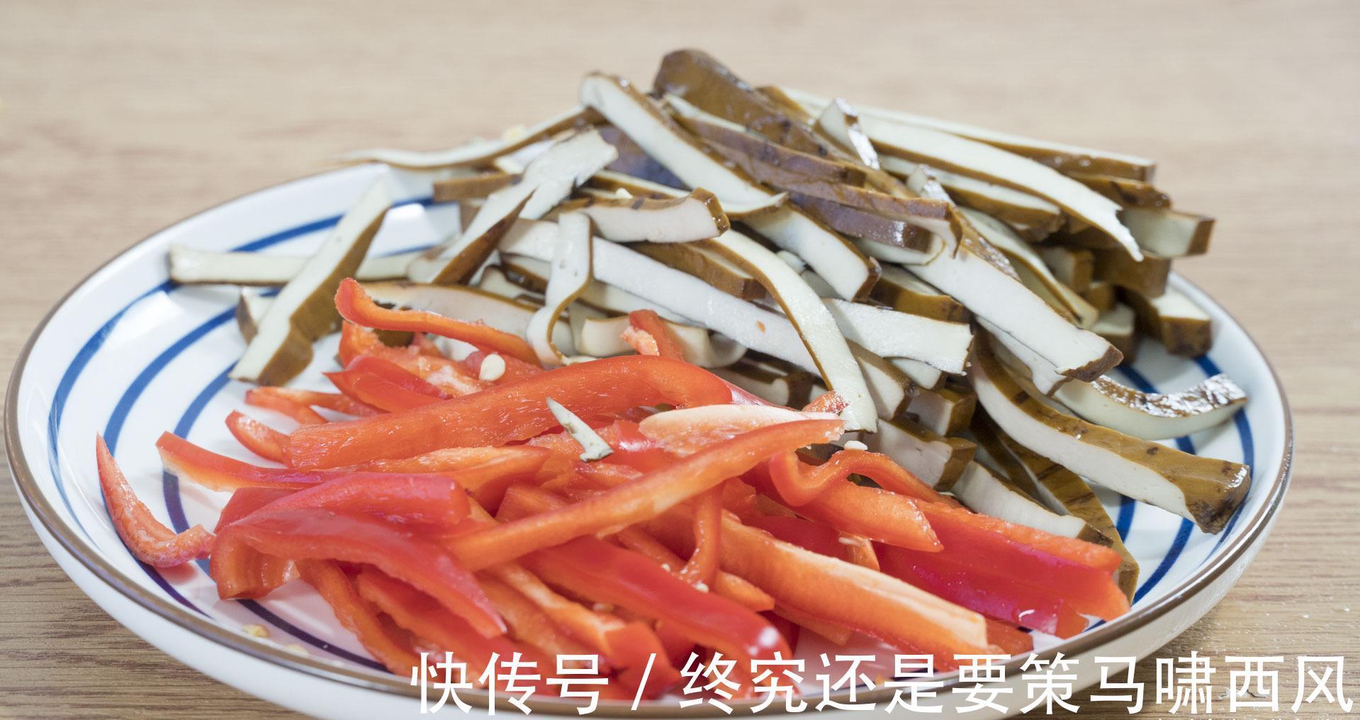 1家4口的晚餐,荤素搭配,有鱼有肉,比在外面吃的好,还实惠