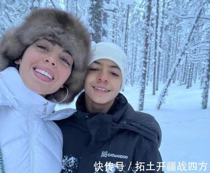 驯鹿|有钱任性!C罗未婚妻带4娃北极“烤火”,与11岁迷你罗亲密合照