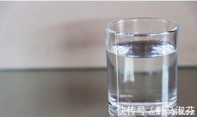 养生|养生从喝水开始，那怎样喝水才健康呢？牢记4个喝水技巧