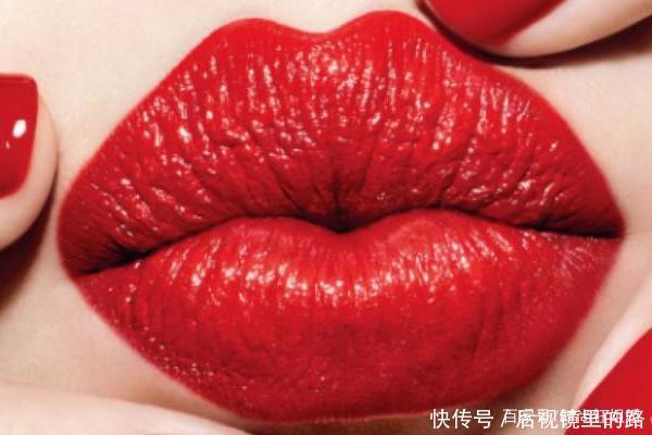 全场|年底参加各种聚会,包包里备上这4支口红,瞬间就能“美呆”全场