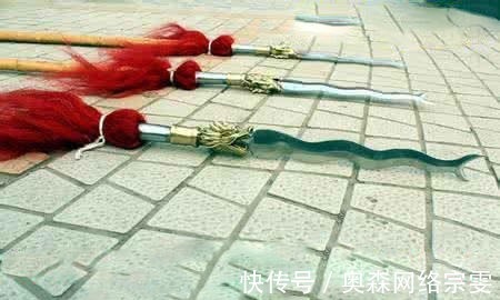 丈八蛇矛$林冲的丈八蛇矛堪称“神器”,用一种特殊材质打造,和关刀齐名!
