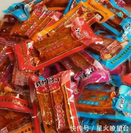 垃圾|日本群众抢购我国生产食品,没曾想是中国家长口中的"垃圾食品"