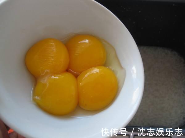 营养师|每天吃一个鸡蛋,就可以补铁吗营养师鸡蛋补铁效率比菠菜还差