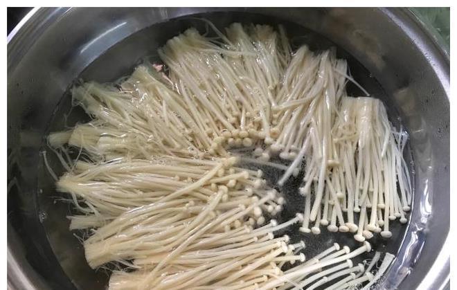 豆豉|排骨不煮不炖不炸，教你秘制做法，嫩滑多汁入味，好吃不上火