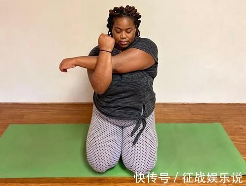 臀部|谁说胖子不能练瑜伽?这套肩颈瑜伽序列,专门针对肥胖体质!