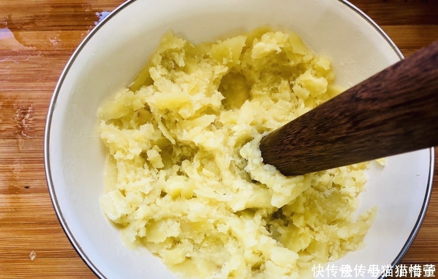 每天吃2个它,胜过吃10个苹果,气色好显年轻,42岁人吃出少女脸