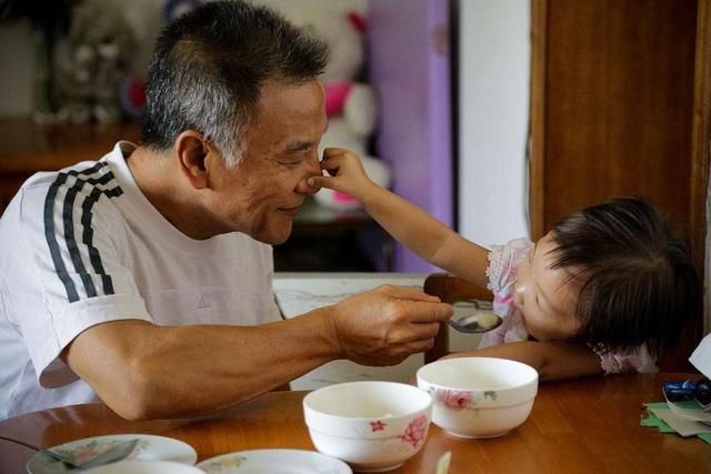 饮食|警惕，花式喂养会导致孩子不爱吃饭，对健康也有一定的影响