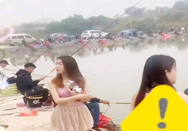 野钓|这种黑坑第一次见,美女端茶倒水递烟,这还是钓鱼吗