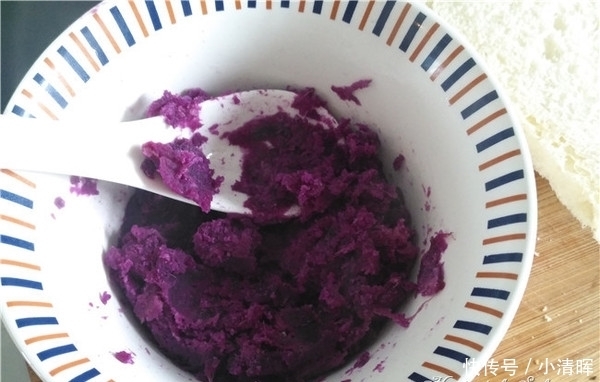 冬天就爱吃这早餐,做一次3分钟,比蛋糕饼干更健康,温暖又滋养