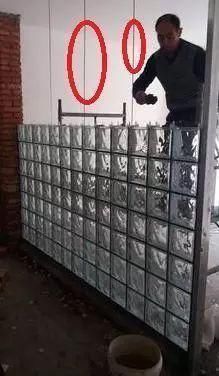 小户型|头一次见用玻璃砖砌隔断，没想到这么好看，师傅说小户型用这最好