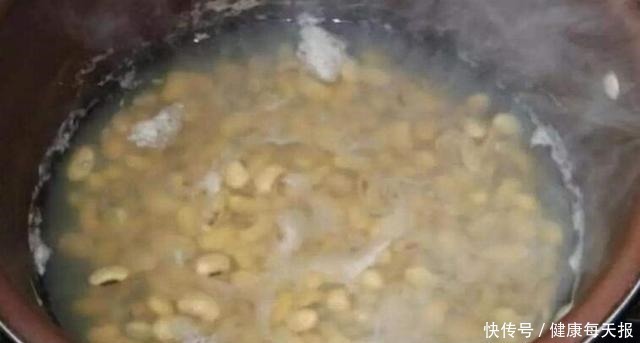 施肥|淘米水鸡蛋壳,不如“几粒它”,养花用1点,半年不施肥,长爆盆!