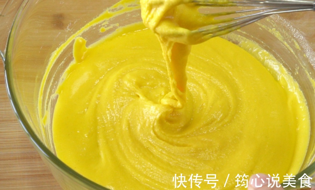 双色玉米面蒸蛋糕,好吃不上火,用对方法,暄软漂亮中间不发粘