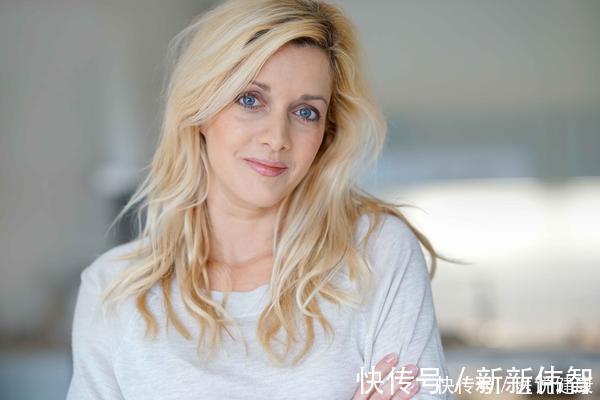 女性|女人年过四十,身体若存在4种情况,或是更年期快来了,别忽视